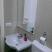 Apartmani Popović, privatni sme&scaron;taj u mestu Bao&scaron;ići, Crna Gora - wc u sobi